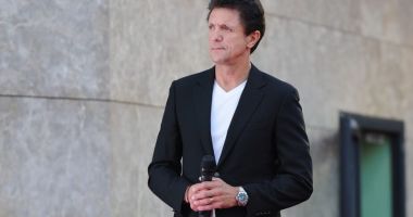 Stire din Sport : Gică Popescu îl pune la punct pe Ciprian Deac. "Se victimizează"