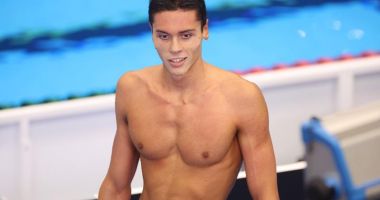 Stire din Sport : David Popovici, învingător detaşat la 200 m liber la Naţionalele de la Otopeni