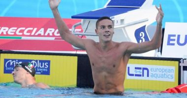 Stire din Sport : Înotătorul David Popovici a plecat în Peru pentru Mondialele de juniori