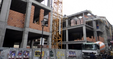 Stire din Economie : Populația salvează  sectorul construcțiilor