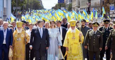 Stire din Actualitate : Poroșenko anunță crearea unei Biserici ortodoxe ucrainene independente  de Patriarhia Moscovei