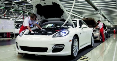 Stire din Actualitate : Primă de mii de euro pentru angajații Porsche