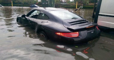 IMAGINI INCREDIBILE / De ce nu e bine să mergi cu Porsche-ul prin Constanța - 1