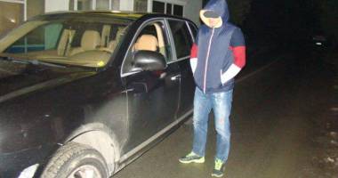 Stire din Eveniment : Porsche Cayenne, confiscat  la granița cu Bulgaria