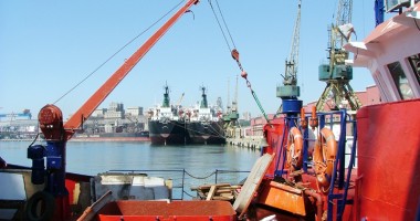Stire din Economie : Traficul de mărfuri  din Marea Neagră scade doar în porturile românești