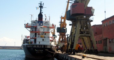 Stire din Economie : Fondurile de investiții străine  numesc administratori  în portul Constanța și la Canal