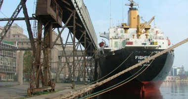 Stire din Economie : Traficul de mărfuri din porturile maritime românești a scăzut cu 3,75%
