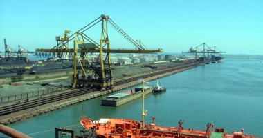 Stire din Economie : Porturile de la Marea Neagră au plâns după marfă
