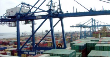 Stire din Economie : Recordurile și suferințele portului Constanța