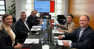Stire din Economie : Portul Constanța își consolidează colaborarea cu Portul Valencia