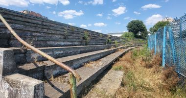 Pandemia a pus capăt jocului! Şanţuri, ruginituri şi bălării pe stadionul Portul - 2