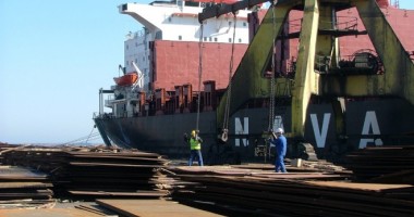 Stire din Economie : Portul Constanța, închis din cauza ceții dense
