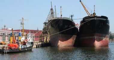 Stire din Economie : Porturile Constanța și Midia: 28 de nave sub operațiuni de încărcare - descărcare