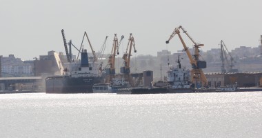 Stire din Economie : Porturile Constanța, Mangalia și Midia: 33 de nave sub operațiuni de încărcare - descărcare