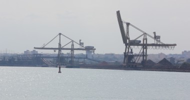 Stire din Economie : Porturile Constanța și Midia: 38 de nave sub operațiuni de încărcare - descărcare