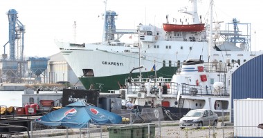 Stire din Economie : Porturile Constanța și Midia: 36 de nave sub operațiuni de încărcare - descărcare