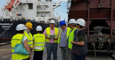 Stire din Social : ITM. Controale în port, la operatorii de depozitare și manipulare mărfuri