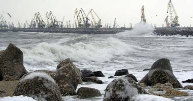 Stire din Economie : COD PORTOCALIU / Porturile Midia, Constanța și Mangalia, închise din cauza vântului puternic