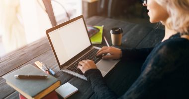 Stire din Cultură-Educație : Cursuri pentru îmbunătățirea competențelor digitale ale cadrelor didactice