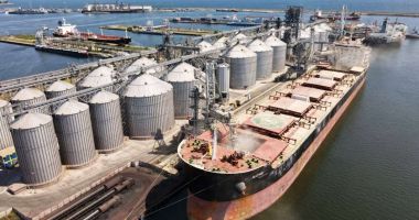 Stire din Economie : Principalul port românesc aşteaptă o sosire masivă de cereale din Ucraina