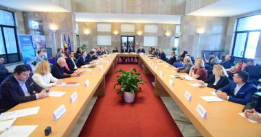 Portuarii construiesc strategia de relansare a transporturilor navale românești - 9