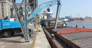 Stire din Economie : Portuarii cer să nu fie discriminați la accize