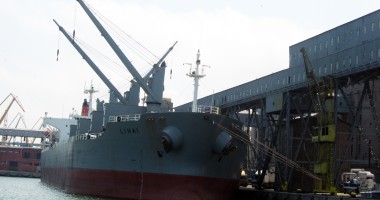 Stire din Economie : Portul Constanța pompează grâne, în draci, la export