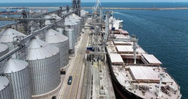 Stire din Economie : Produsele agricole, cele mai tranzitate prin portul Constanţa
