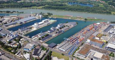 Stire din Economie : Portul Constanța își organizează ziua la Krems (Austria)