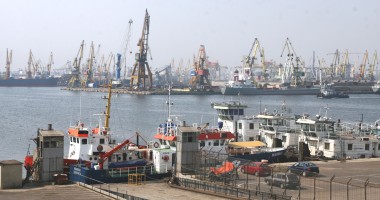 Stire din Economie : Portul Constanța a primit 34.000 turiști în 2013