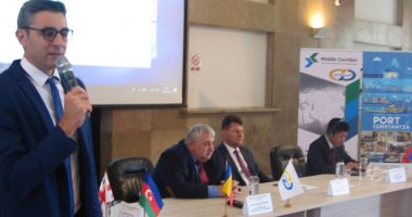 Stire din Economie : Portul Constanța face "pârtie" pentru comerțul cu Orientul Mijlociu