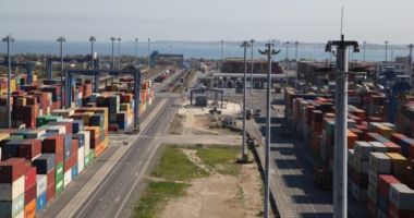 Stire din Economie : Noi scannere în Portul Constanța. Ministerul Finanțelor achiziționează 26 de aparate