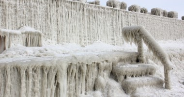 FOTOGRAFII SPECTACULOASE/ Gerul a transformat ambarcațiunile din portul Tomis în statui de gheață - 21
