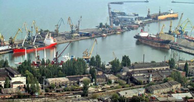 Stire din Economie : Porturile din Crimeea au pierdut jumătate din trafic