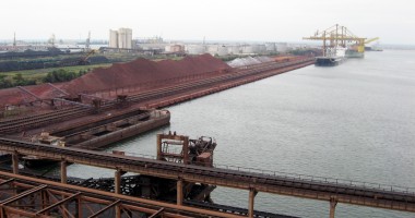Stire din Economie : Porturile românești -  salvate de fermieri și petroliști