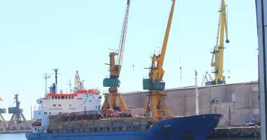 Stire din Economie : În porturile Constanța și Midia: 35 de nave sub operațiuni de încărcare - descărcare