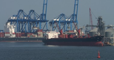 Stire din Economie : Cum pot activa agenții economici constănțeni clauza de forță majoră