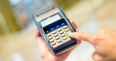 Stire din Social : Schimbările la plata cu cardul, votate! Decizia îi afectează pe toți posesorii de carduri contactless