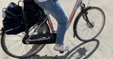 Poșta Română cumpără 1.000 de biciclete electrice pentru ca angajații să livreze mai repede