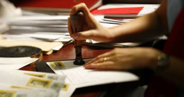 Stire din Social : Poșta Română  a terminat de distribuit cardurile de sănătate