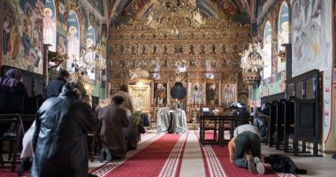 Stire din Cultură-Educație : A început Postul Paștelui. "Cine refuză postul, acela înseamnă că nu pune preț pe mântuire!"