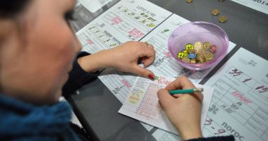 Stire din Social : Pot de peste 2,3 milioane de euro  la Loto 6 din 49