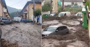 O rupere de nori a inundat mai multe străzi din Reșița. Orașul este sub atenționare de cod portocaliu