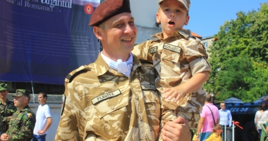 Familia în care armata este "religie". Soț și soție, cot la cot pe frontul din Afganistan - 2