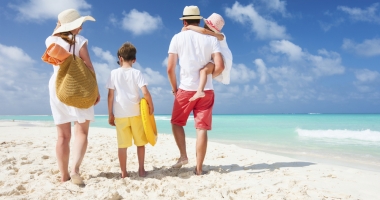 Reduceri de până la 66% la vacanțe, de Black Friday