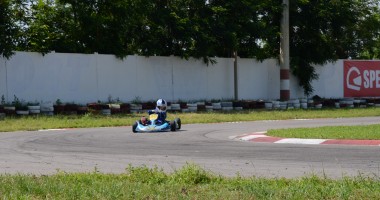 Galerie FOTO. Piloții constănțeni au încins pista Speed Park din Bacău - 2