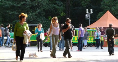 Stire din Social : Cu cât a scăzut populația României în numai o lună de zile