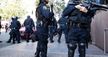 Stire din Actualitate : Trei agenți de poliție, împușcați  de un fost coleg