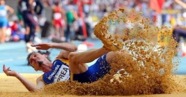 Stire din Sport : Medalie de bronz obținută de Marian Oprea, la triplusalt