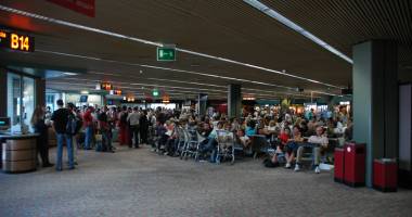 Stire din Actualitate : Incendiu de proporții! Aeroport închis, zboruri anulate mai multe ore